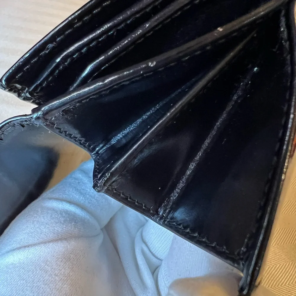 GUCCI Bamboo Compact Patent Leather Small Wallet - Picture 10 of 11